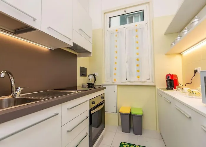 Casa Lidia In Zona Strategica Apartmán *